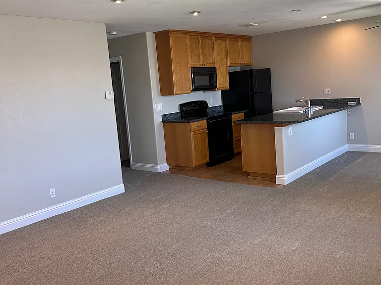 1288 Holly Ave — Photo 5