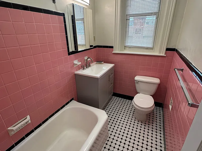602 N 16th St #4T — Photo 8