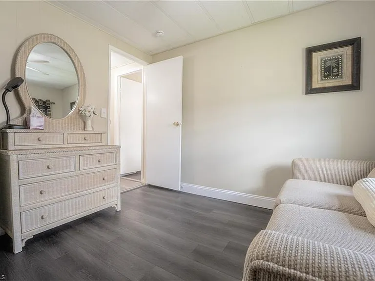 953 Bunker Hill Dr — Photo 16