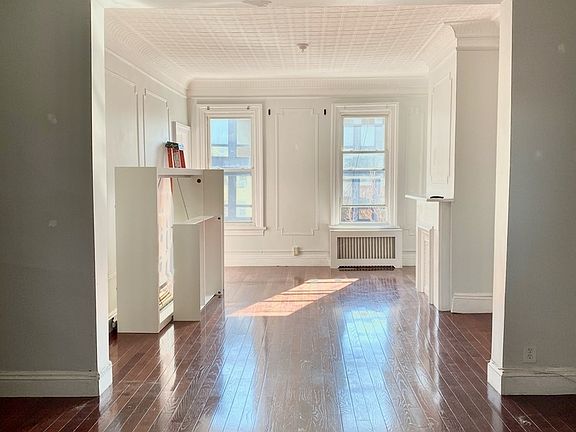 4th image of 684 6th Ave