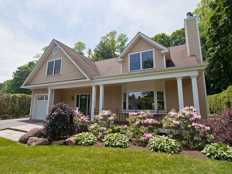 1st image of 7 Meadow Ln