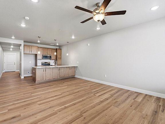 3rd image of 968 Birdwhistle Ln #8