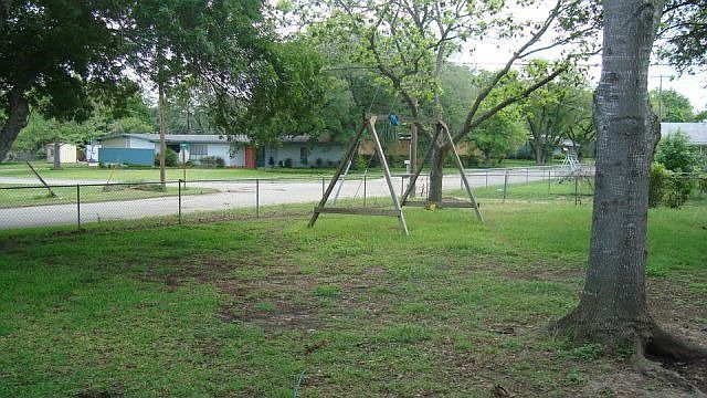 2nd image of 1473 Robin Ln