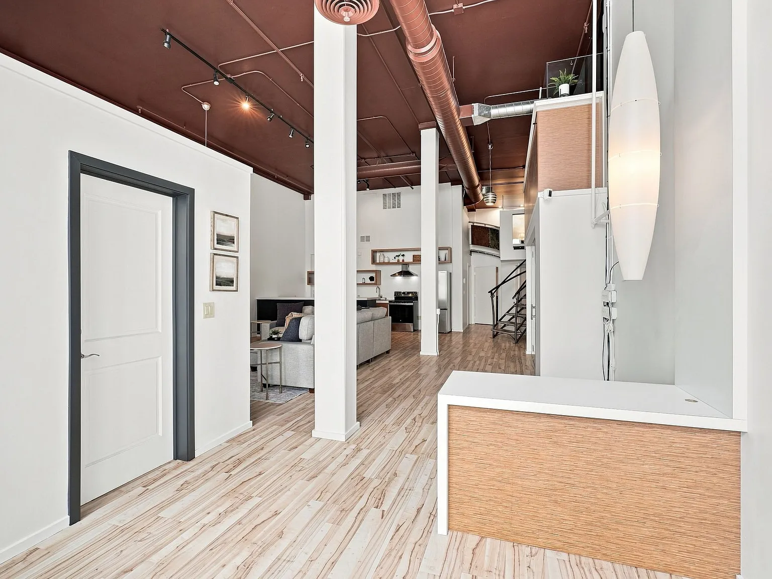 3 bed, 1780 sqft, $1,999 — Photo 3