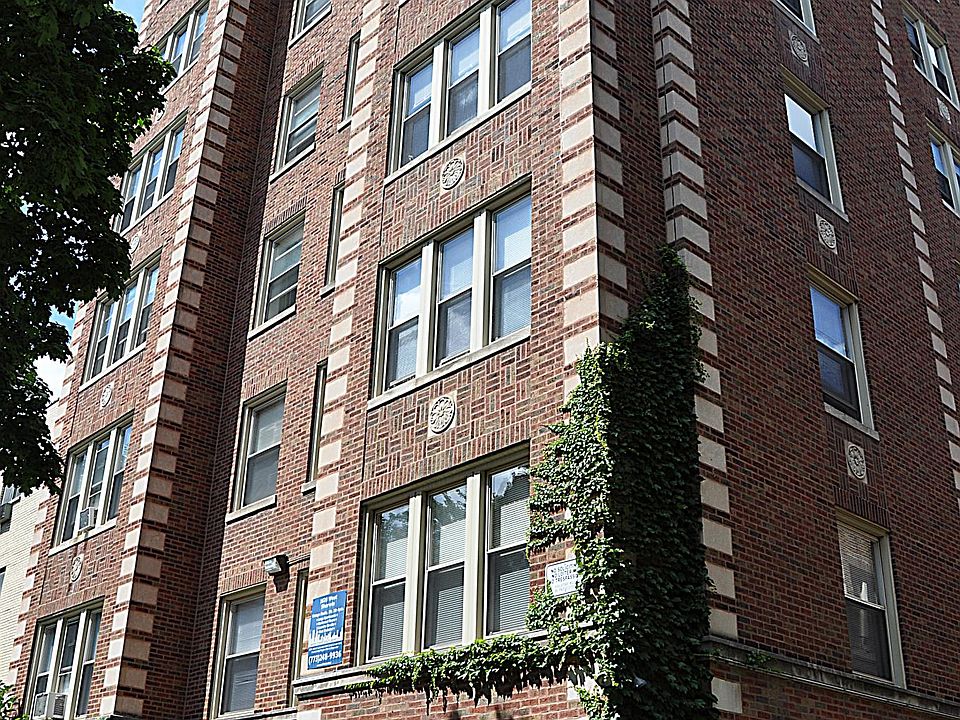1st image of 1627 W Sherwin Ave #407