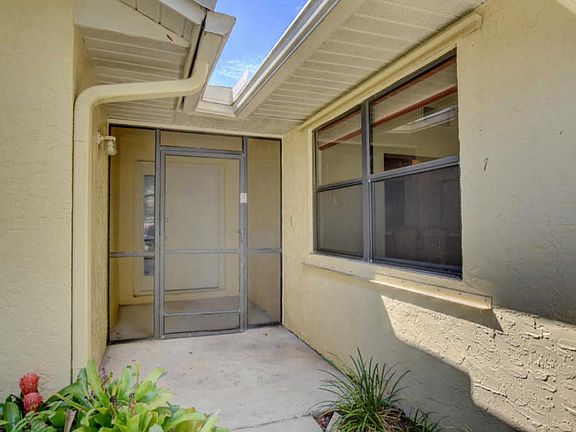 4th image of 773 NW 41st Way