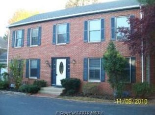 308 Foxridge Dr SW, Leesburg, VA