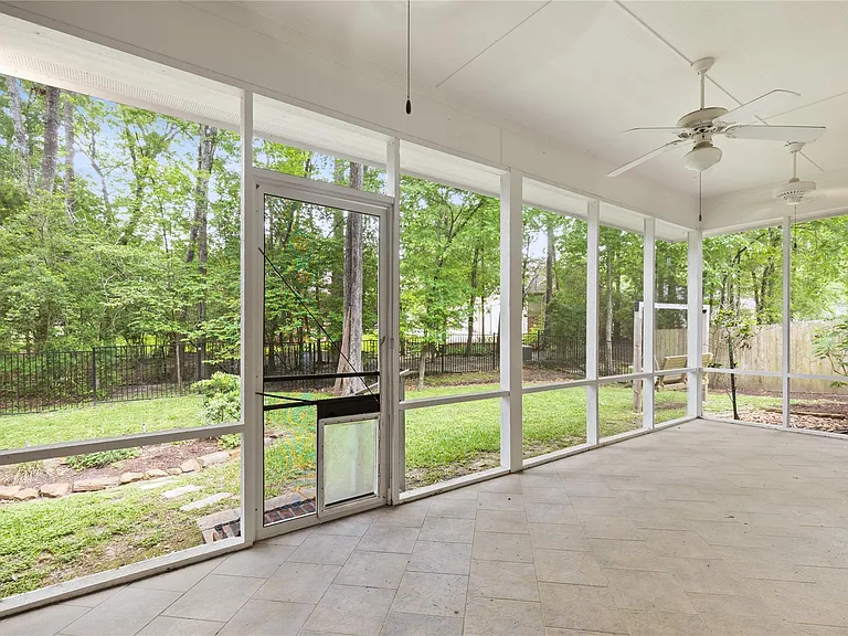 106 Lazy Springs Dr — Photo 44