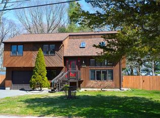 10 Daisy Dr, Riverside, RI 02915