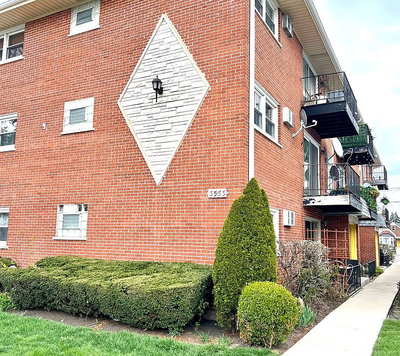 1st image of 3553 N Neenah Ave #2C