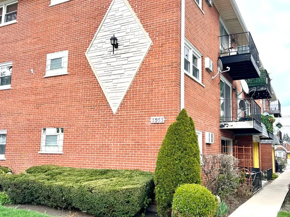 3553 N Neenah Ave #2C, Chicago, IL 60634