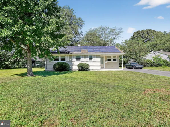 262 N Dennis Dr, Clayton, NJ 08312