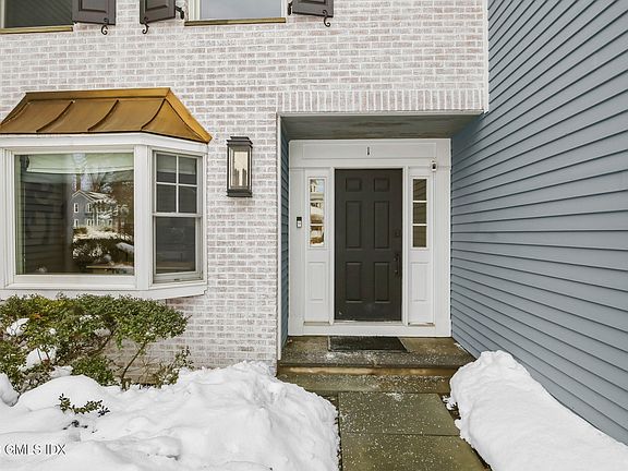 3rd image of 1 Old Church Rd APT 1