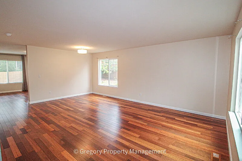 3 bed, 2.5 bath, $3,300 — Photo 4
