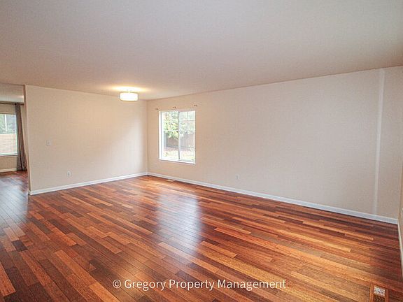 4th image of 4825 138th St SE