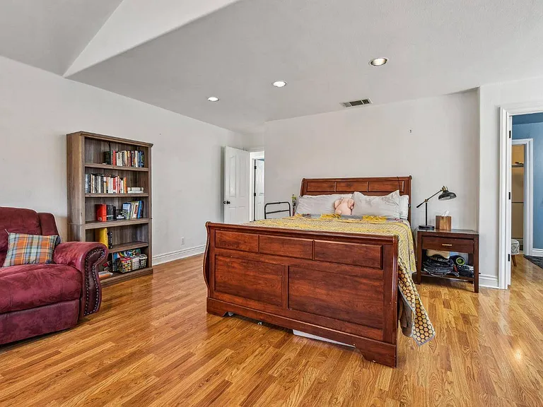 548 Bass Dr — Photo 6