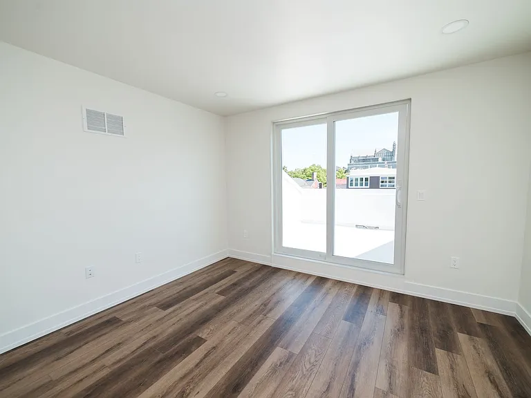 19 Lincoln Ct — Photo 3