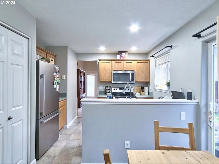 309 W Sherman St #A — Photo 14