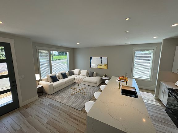 2nd image of 101 Henry Ave #1
