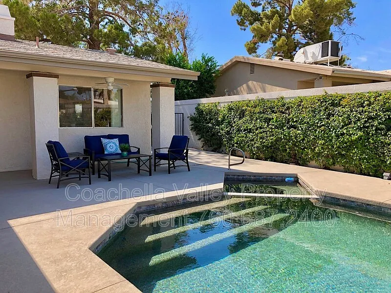 3 bed, 2.0 bath, 1629 sqft, $4,800 — Photo 3