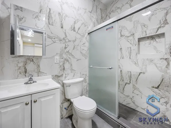 39 Graham Avenue image 5 of 12