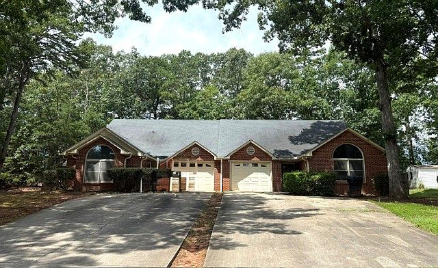 1st image of 2433 & 2435 Annandale Dr