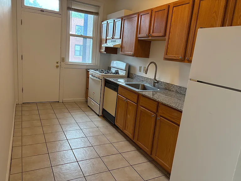 704 Interdrive St #2S — Photo 8