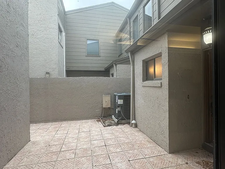1532 N Carolwood Blvd — Photo 10