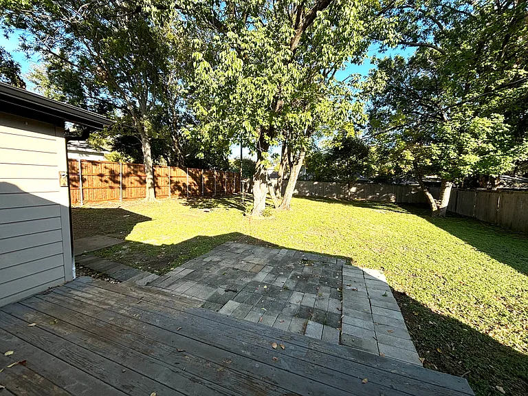 Deck & yard