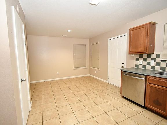 5th image of 6618 Hawthorne Falls Ln