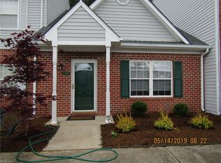 102 Horse Run Dr, Chesapeake, VA 23322