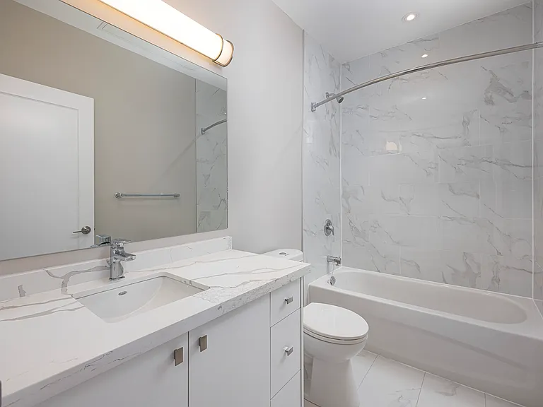 118 Tyndall Ave — Photo 15