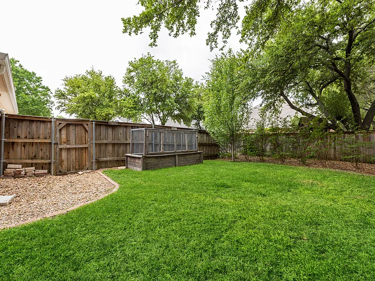 501 Lilly Ct — Photo 30