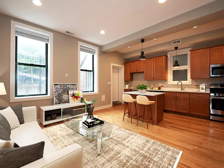1651 S Throop St #1F — Photo 3