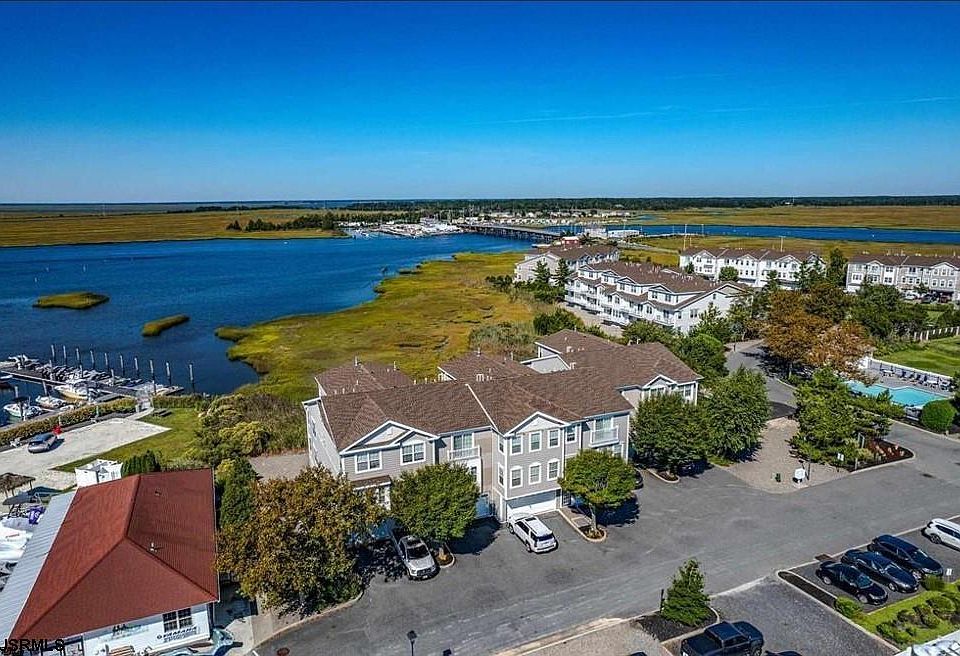 1st image of 3 Bayside Dr #3