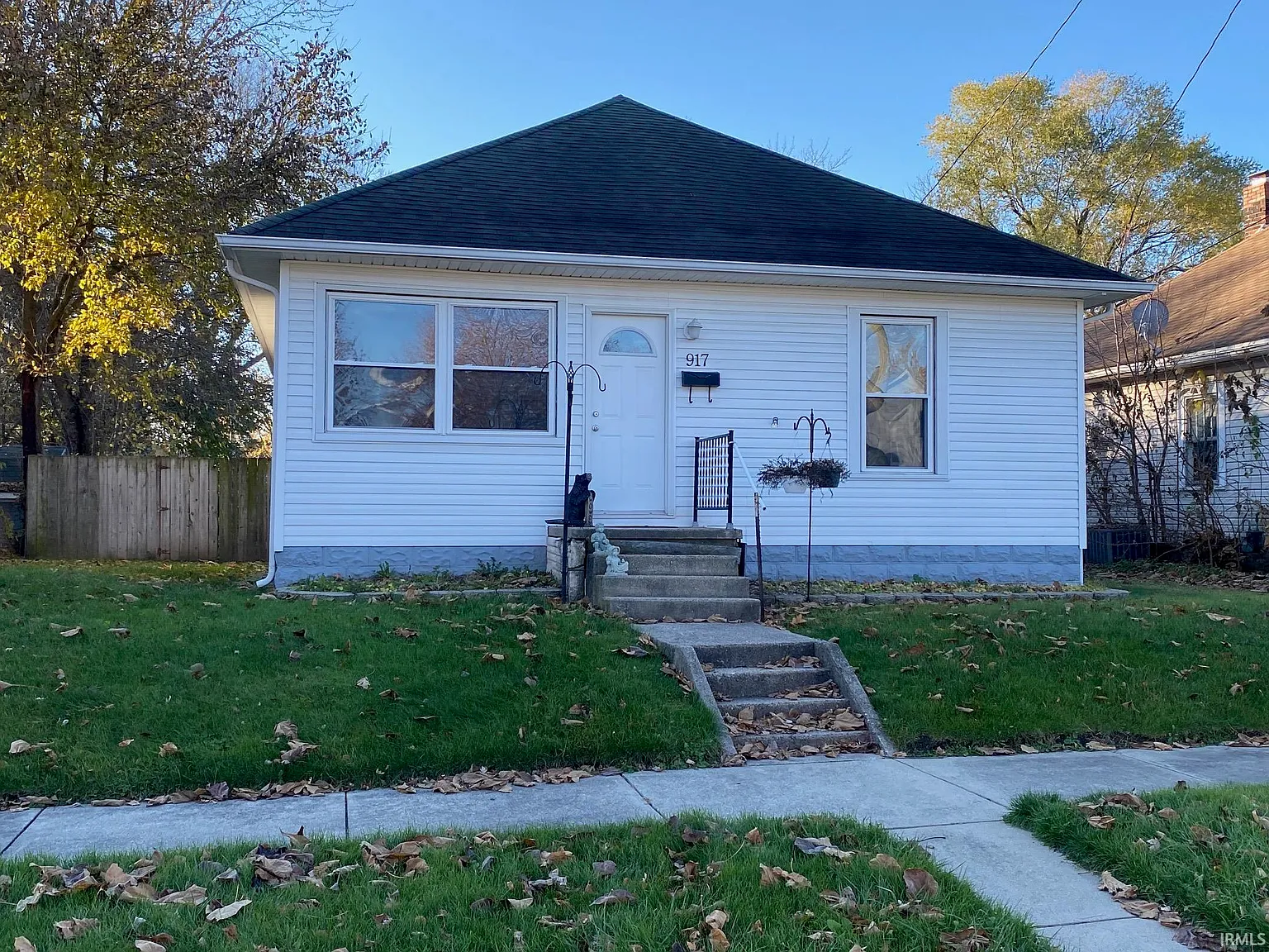 917 W State St photo 1
