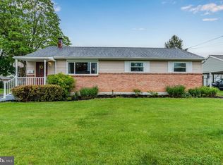 6 Cedarhurst Ln, Camp Hill, PA 17011