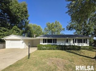 904 Blueberry Hill Ave, Mount Vernon, IL