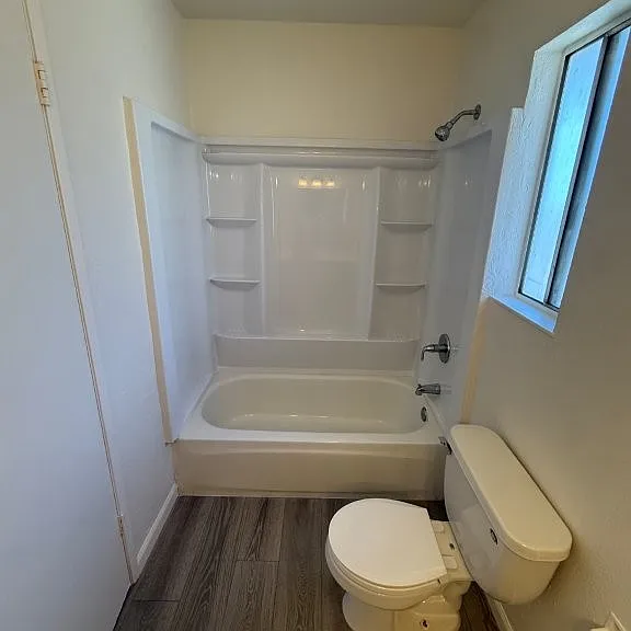 131 Glasgow Way — Photo 80