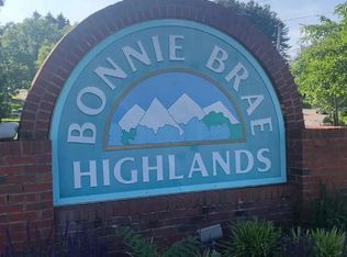 617 Bonnie Brae Dr, Coraopolis, PA 15108