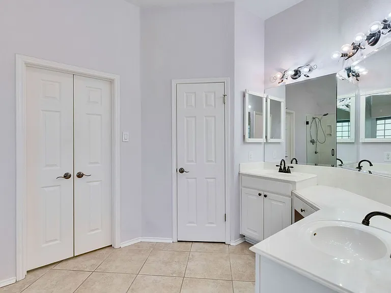 2901 Warwick Way — Photo 20