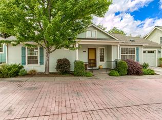 255 9th St, Ashland, OR 97520