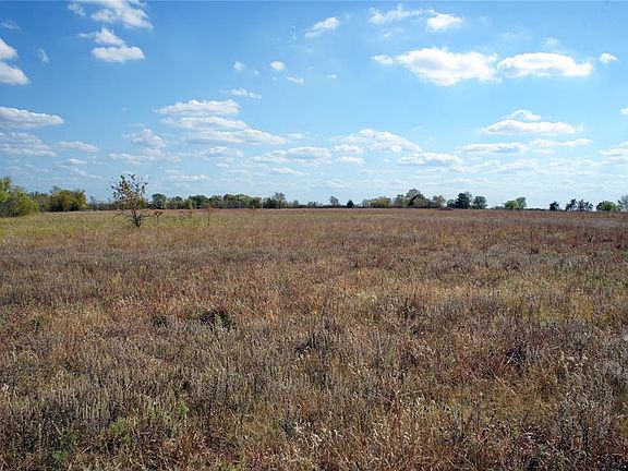 3rd image of 18553 E Highway 22
