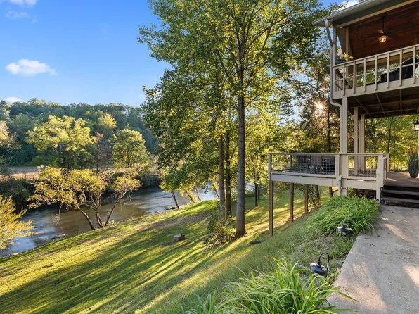 519 Tanasi Ln, Franklin, NC 28734