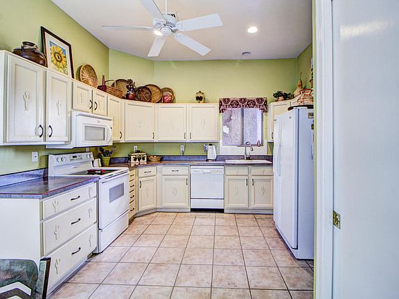 5th image of 448 W Pecan Valley Dr