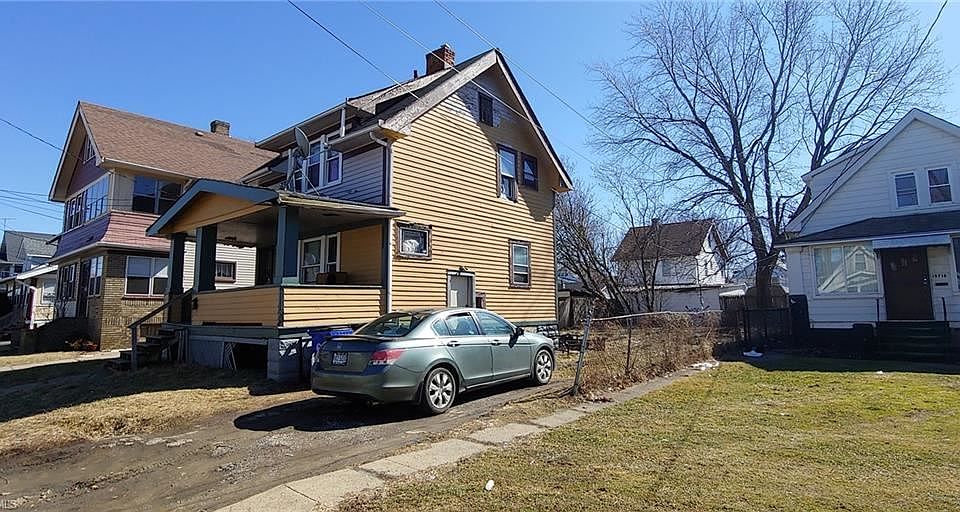 2nd image of 15800 Corsica Ave