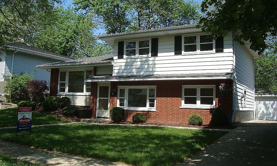 1st image of 16401 Clark Ln