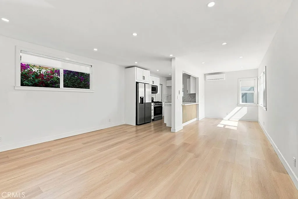 2 bed, 1096 sqft, $3,600 — Photo 4