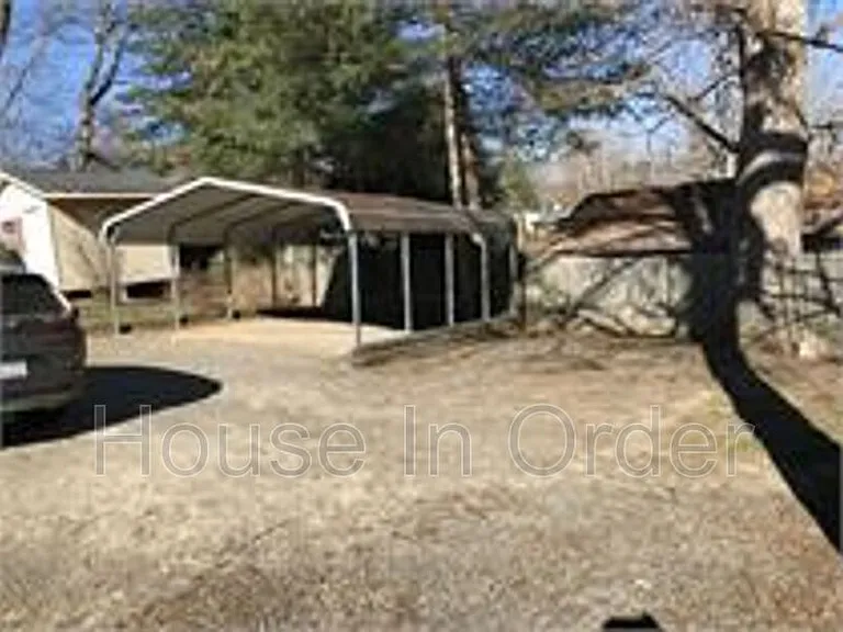 12 Looking Glass Ln — Photo 8