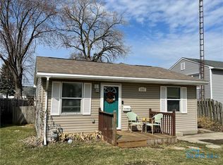 2757 Hayden St, Oregon, OH 43616